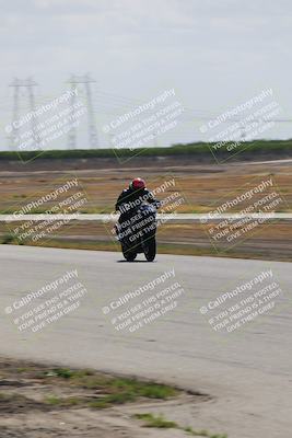 media/May-09-2022-Lets Ride (Mon) [[4de522fb14]]/Around the Pits/